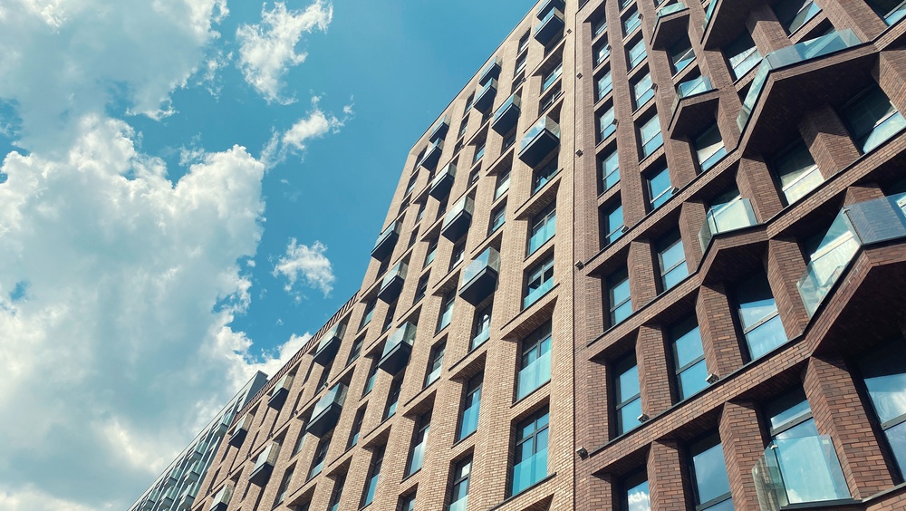 استثمر في عقار ولا استثمر في دهب؟ - مقارنة